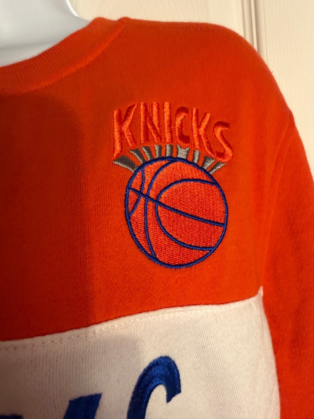 Women's Mitchell & Ness Knicks Color Block Crewneck size M, blue, white, orange - Picture 6 of 10
